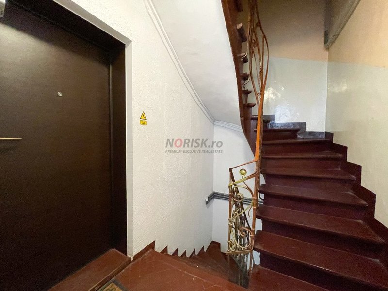 Romana  Apartament Pretabil Birou Parter + Demisol 42mp